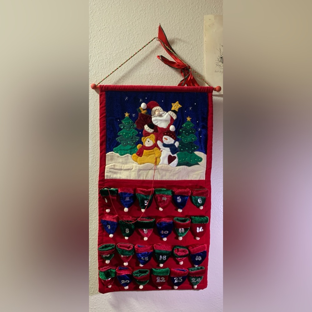 Vintage Christmas Countdown Fabric Perpetual Advent Calendar w/ 24 Stockings